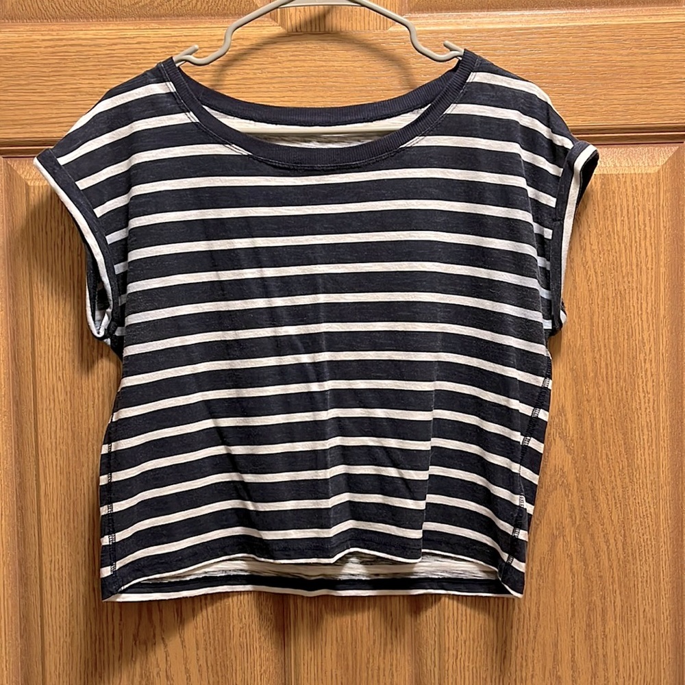 Map to mars navy blue and white striped cropped tee, size medium